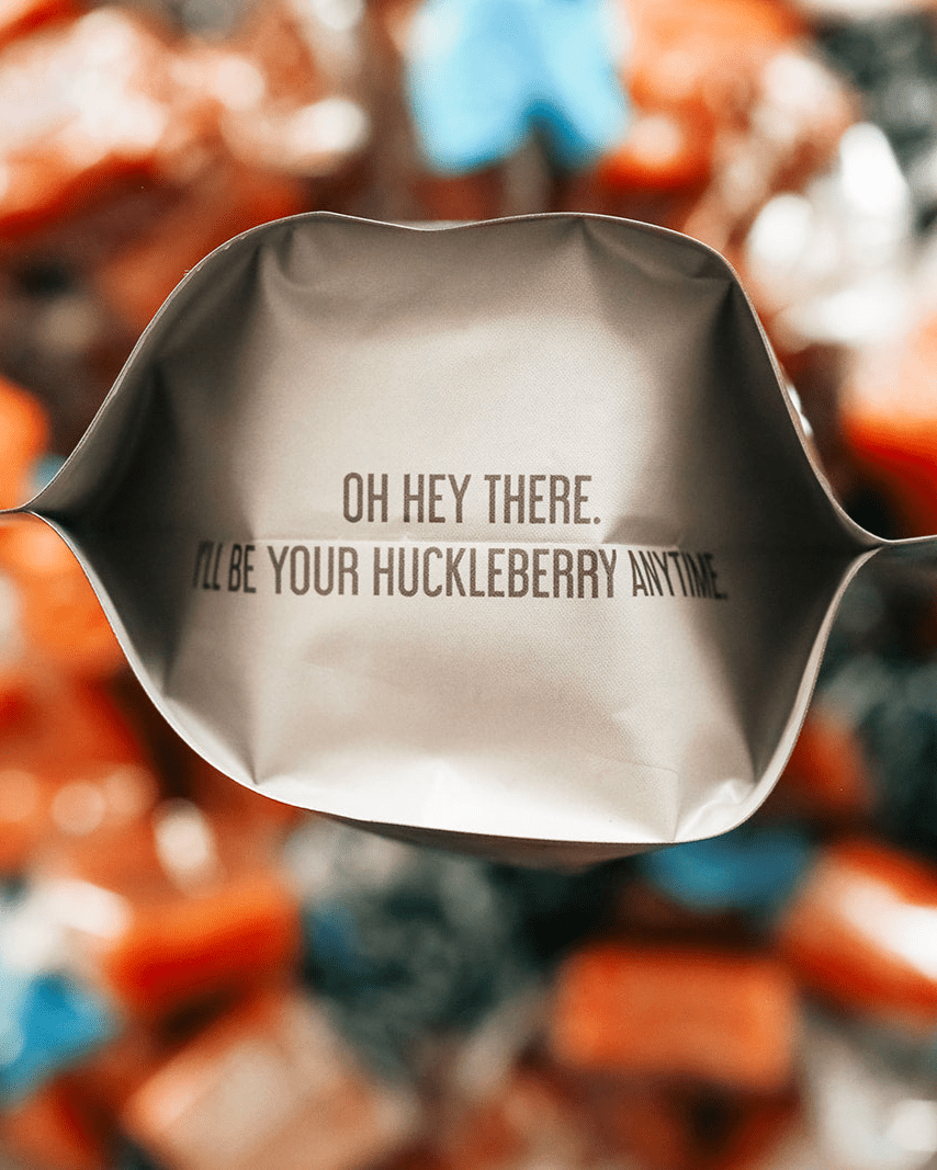 Huckleberry Caramel Pouch 7.6oz - The Caramel Tree